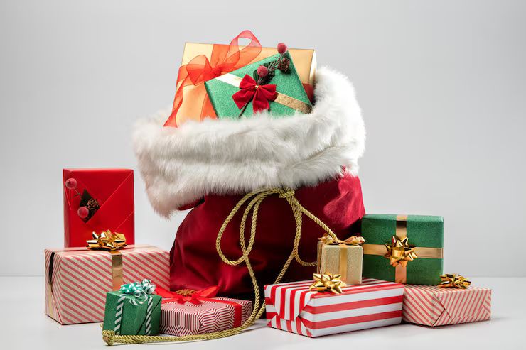 Guide To Top 20 Christmas Gift Ideas for 2025: From Tech to Handmade
